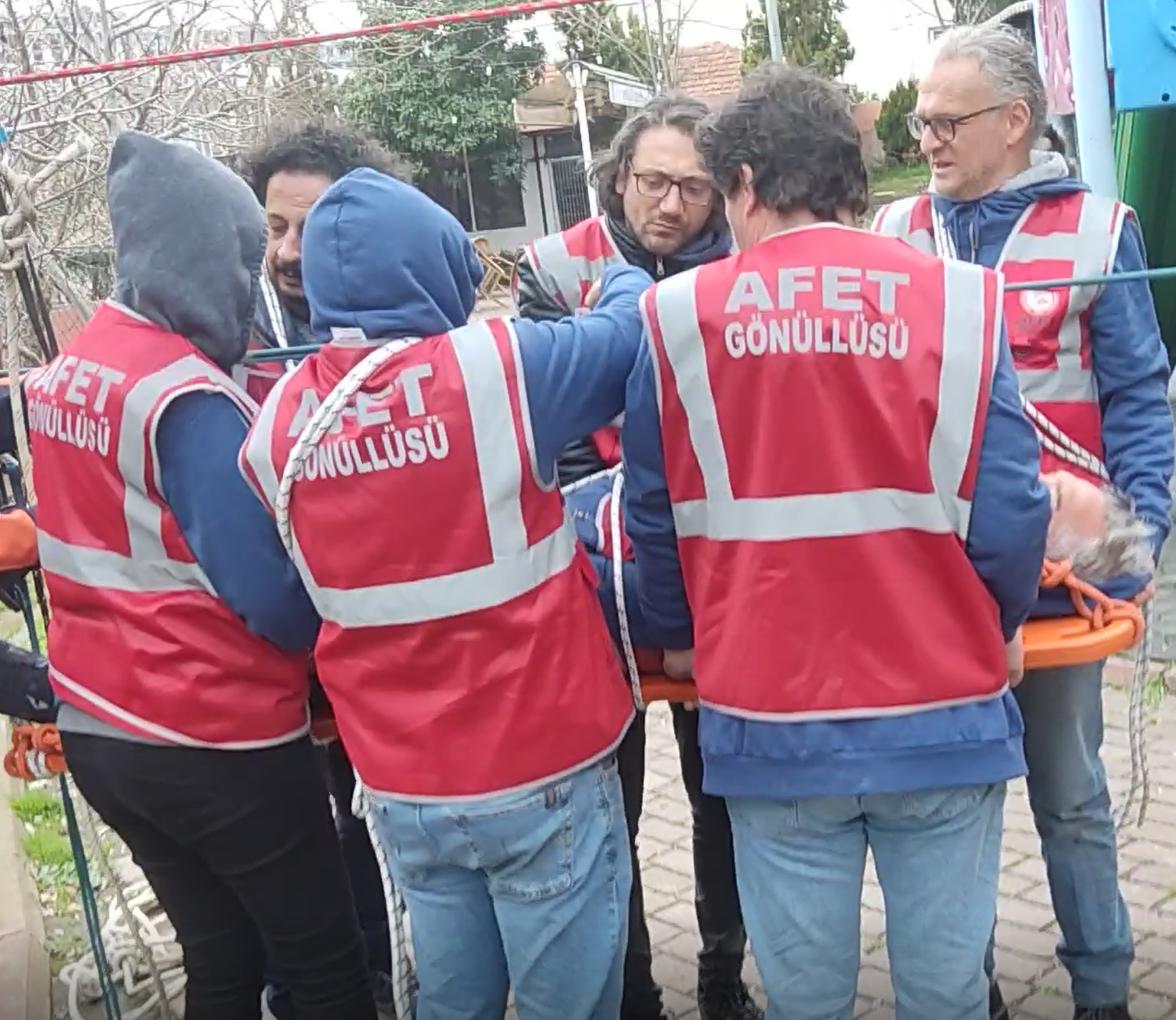 İp Bağlantıları - Sedye Taşıma - Yatay Geçiş Eğitimlerimiz
